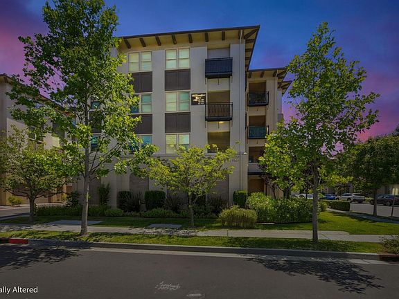 3rd image of 1057 Foxglove Pl Unit 203