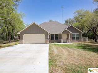 104 Grapevine Dr, Victoria, TX 77905