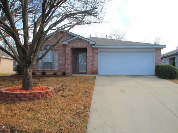 824 Dixon Ln, Denton, TX 76207