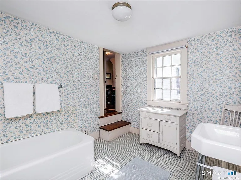 103 Litchfield Rd — Photo 18