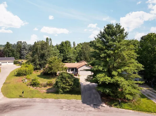 10775 E Murray Ct, Suttons Bay, MI 49682