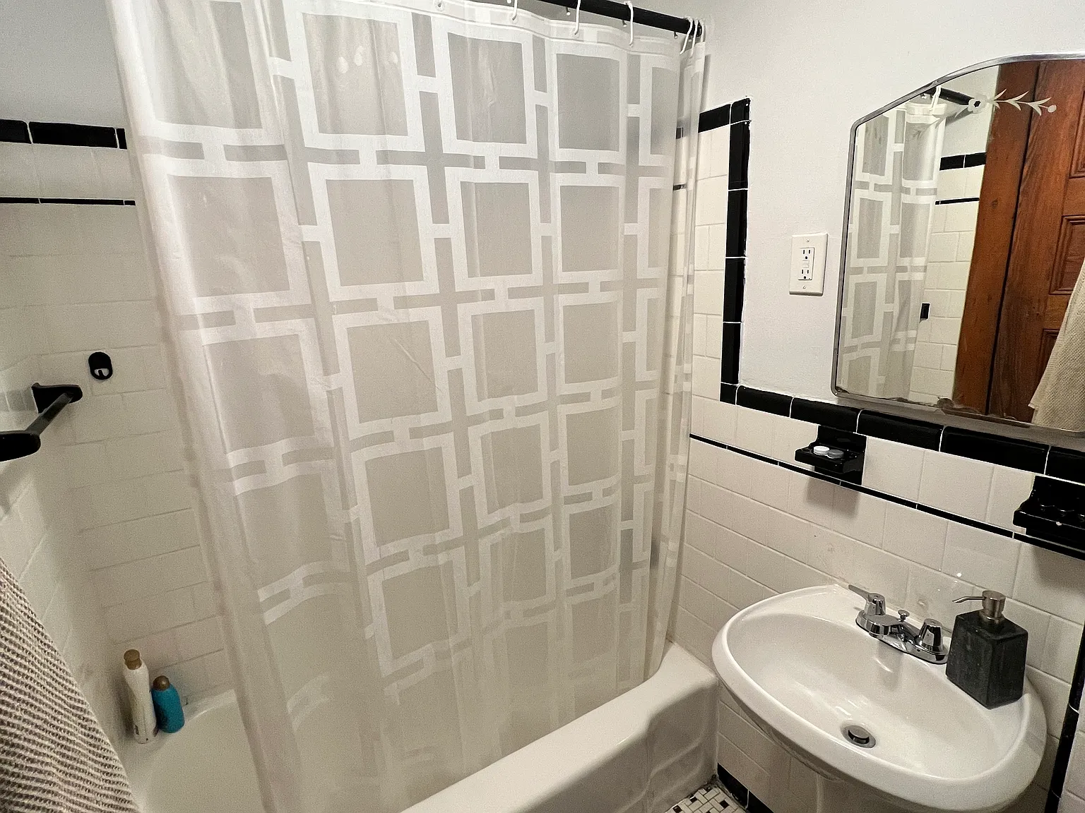 1 bed, 9999 sqft, $2,550 — Photo 3