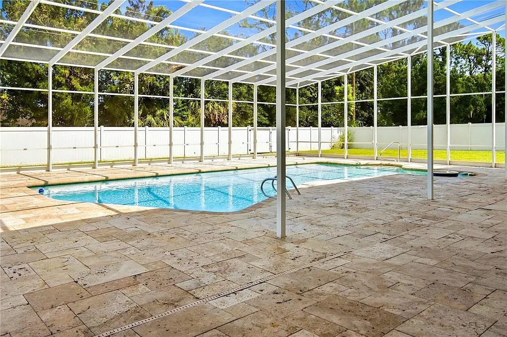 5 bed, 4.0 bath, 3698 sqft, $3,800 — Photo 3
