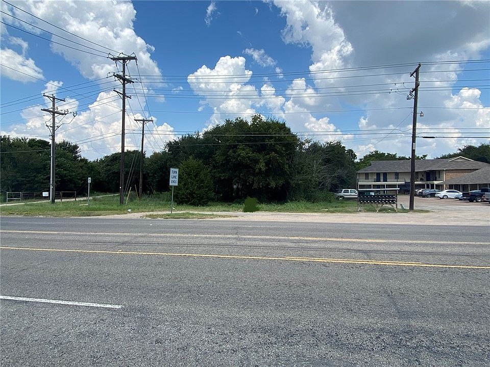 1st image of E Crest Dr