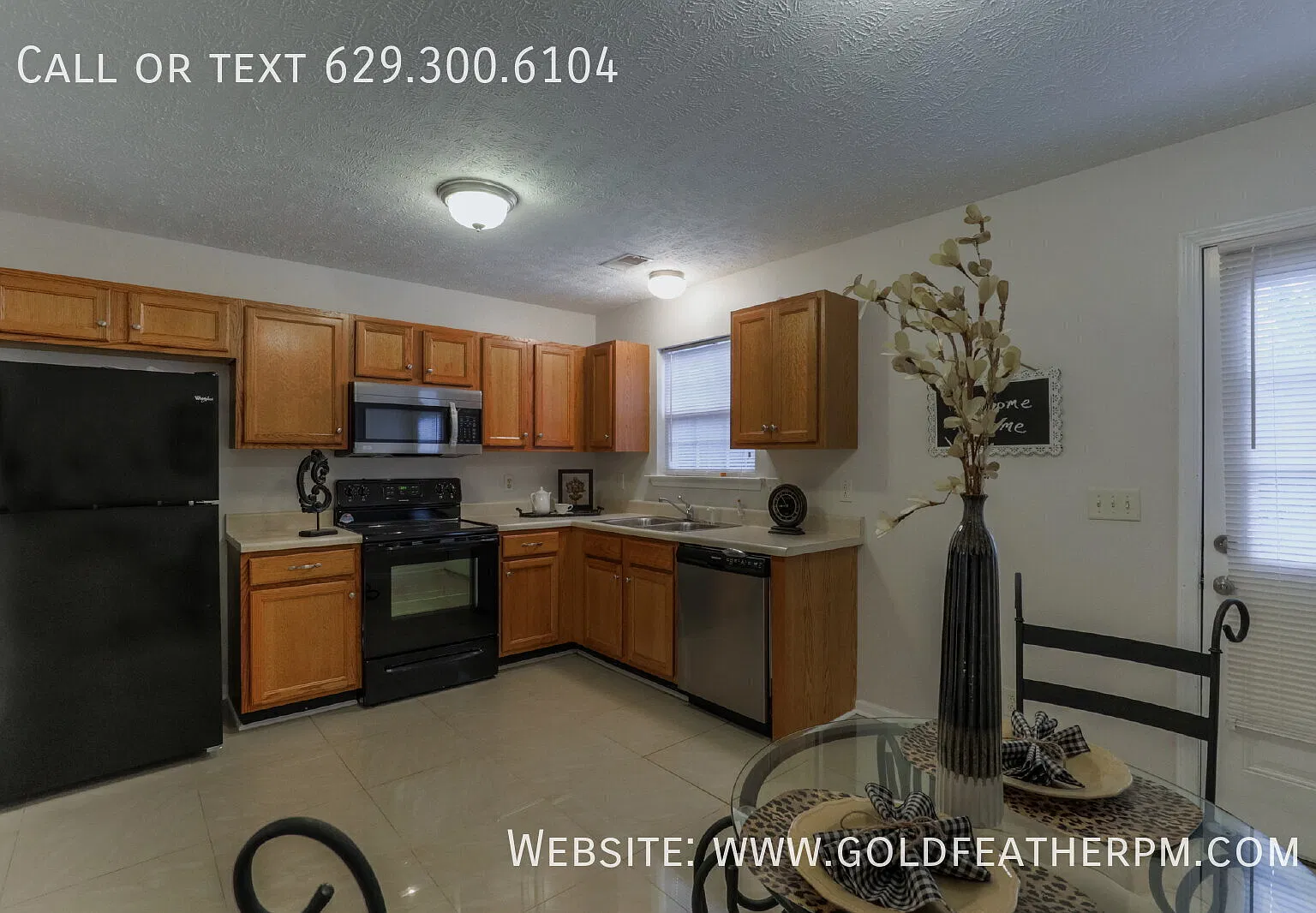 2 Nice Town Homes Available 2 Bed. 2 are Available 1361 Or 1359 Benley St Murfreesboro www.GOLDfe... — Photo 2