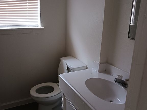 4th image of 2116 Pannell St