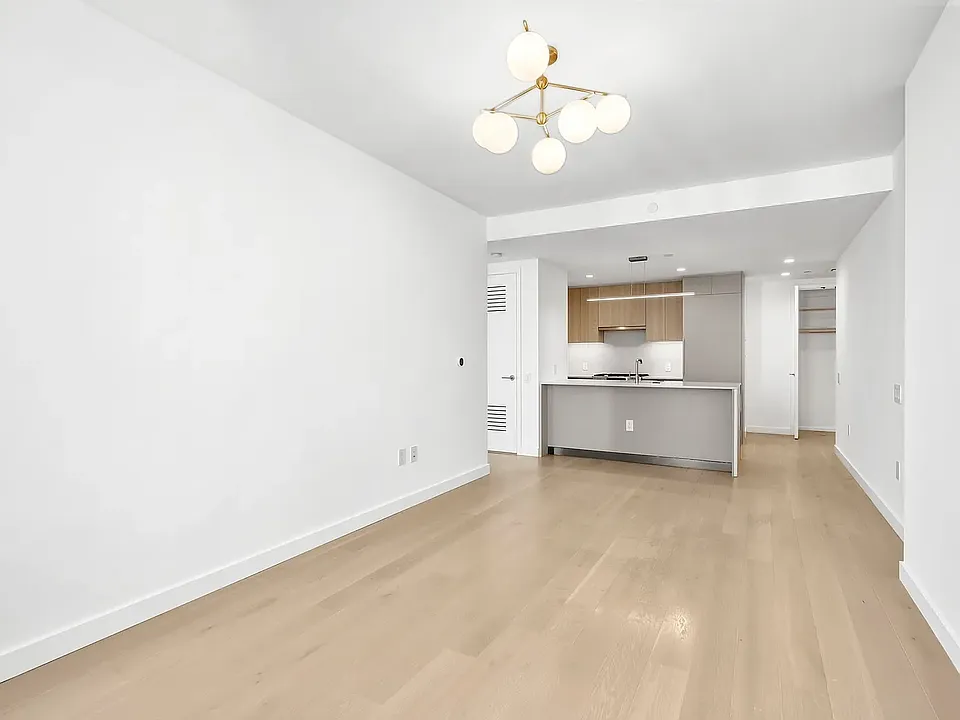 3 Court Sq #2907