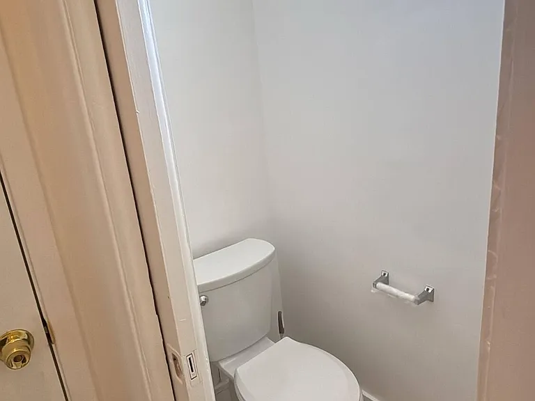 2940 NE 203rd St #C102 — Photo 11