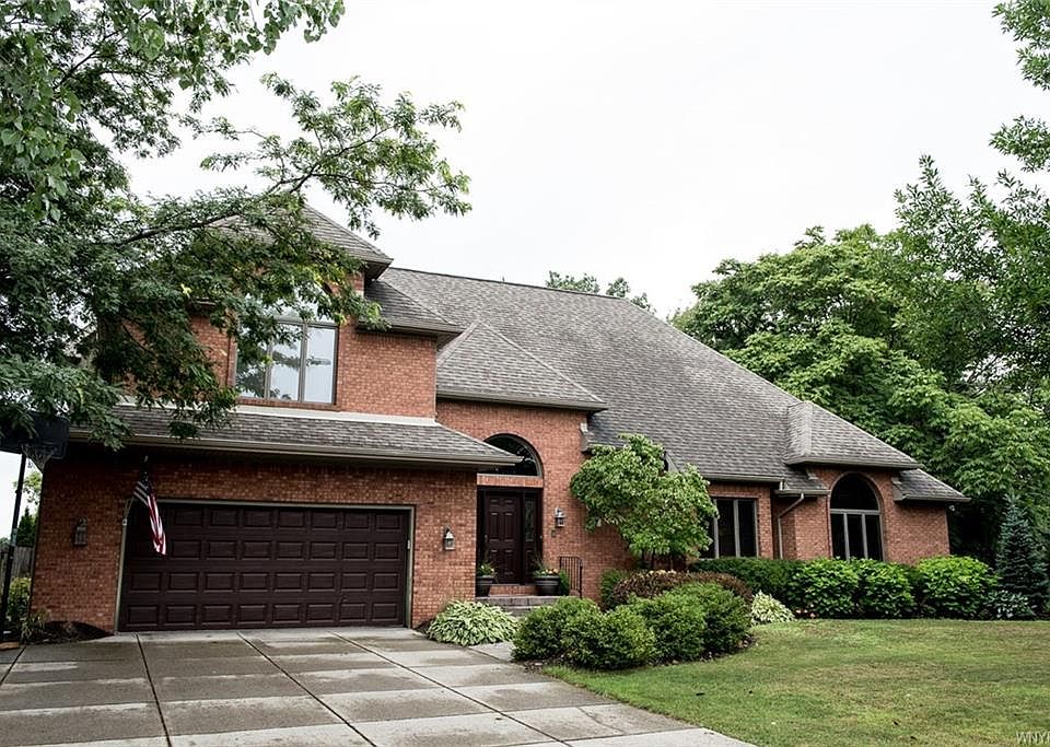 1st image of 4 Turnberry Ct