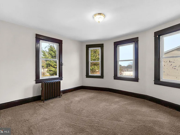 8904 Church Ln — Photo 24