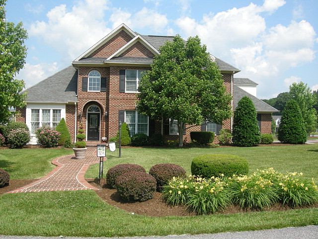 1st image of 740 Loretto Dr