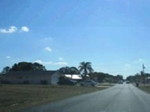 Exterior Neighborhood (street photo)