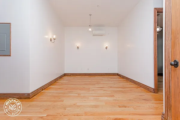 Rented by MySpaceNYC | media 29