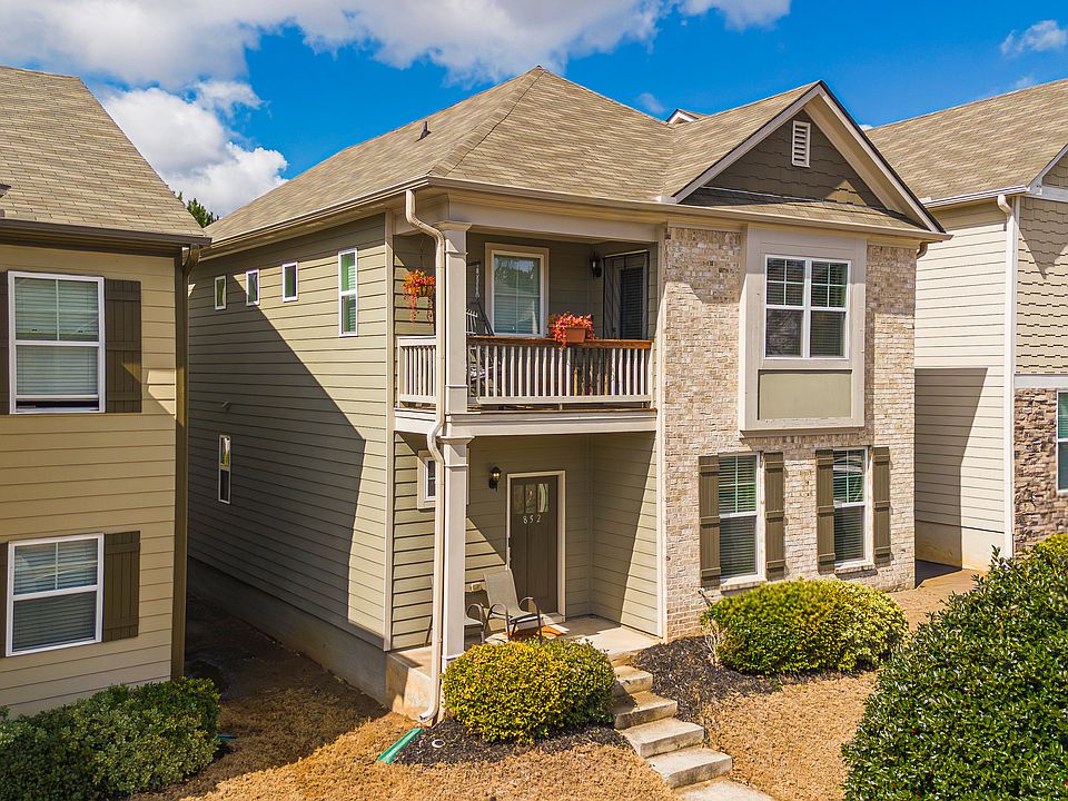 1st image of 852 Regal Ln SW