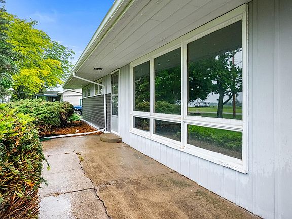 4th image of 12082 Willow Dr