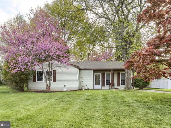 114 Heather Dr, Harrisburg, PA 17112