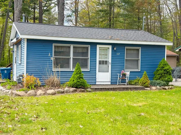 107 Glen Court Blvd, Houghton Lake, MI 48629