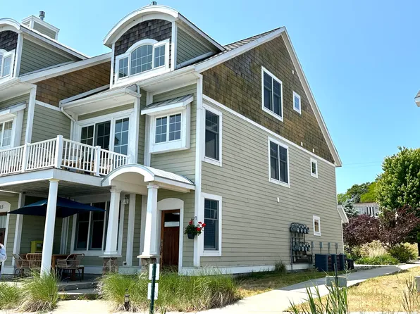 167 Arthur St, Manistee, MI 49660
