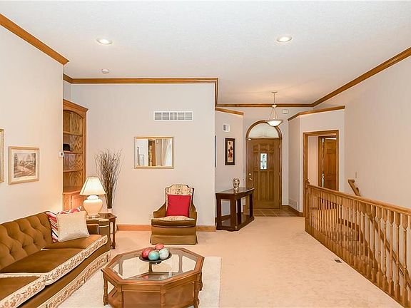 4th image of 4508 Heintz Ave