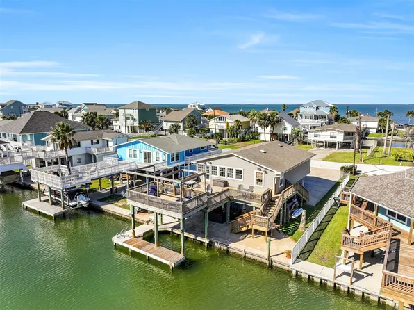 21709 Deaf P Smith Dr, Galveston, TX 77554