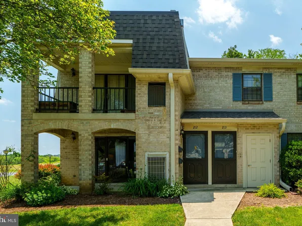 212 Valleybrook Dr, Lancaster, PA 17601
