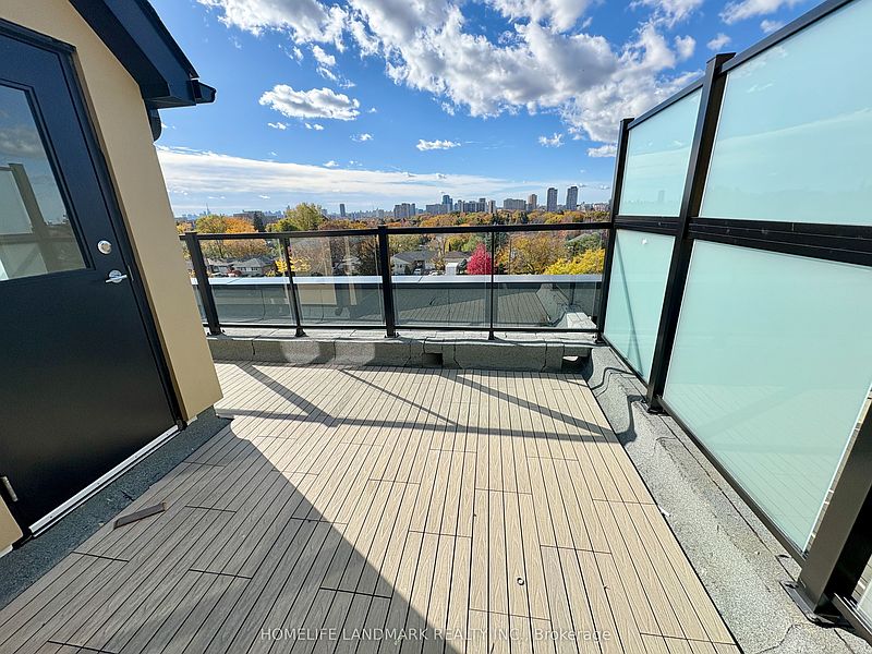 Toronto Townhouse for rent - 2 Bedrooms — photo 17