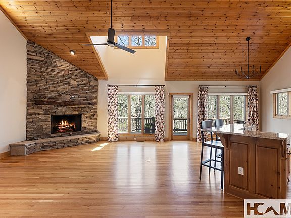 5th image of 155 Springs Way