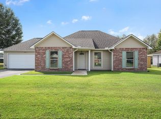 43311 N Henderson Ave, Prairieville, LA 70769