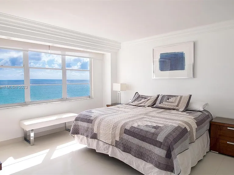 5601 Collins Ave #1405 — Photo 7