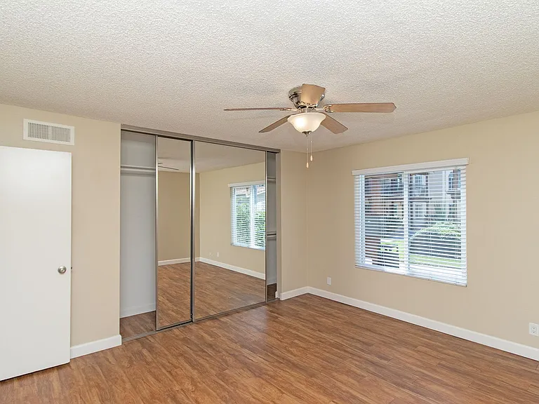 Villas de Laura Apts — Photo 14