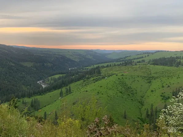 590 Conifer Ln, Stites, ID 83552