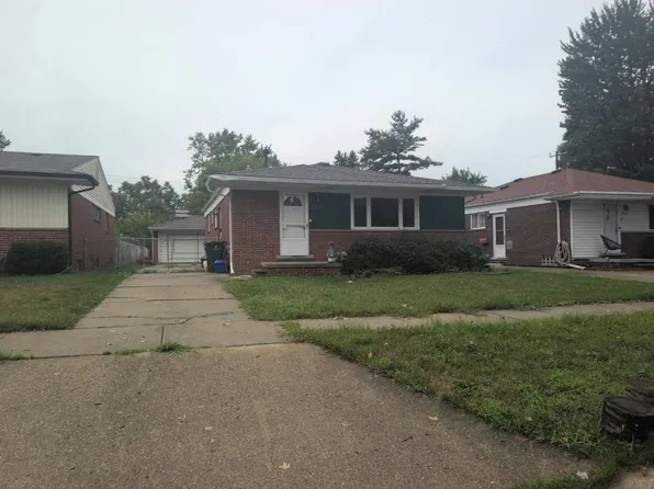 19528 Salisbury St, Saint Clair Shores, MI 48080