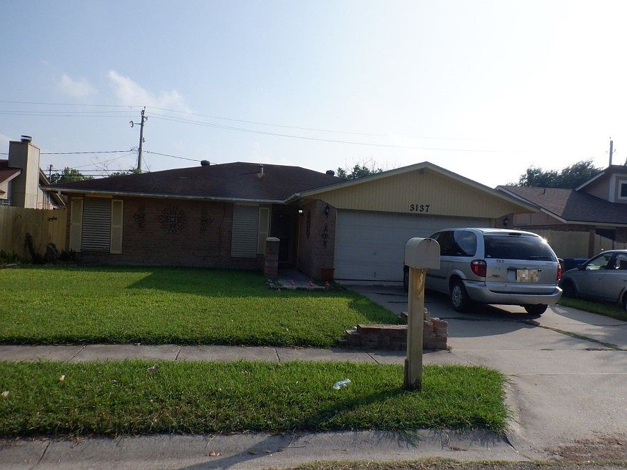 1st image of 3137 Crestwater Dr