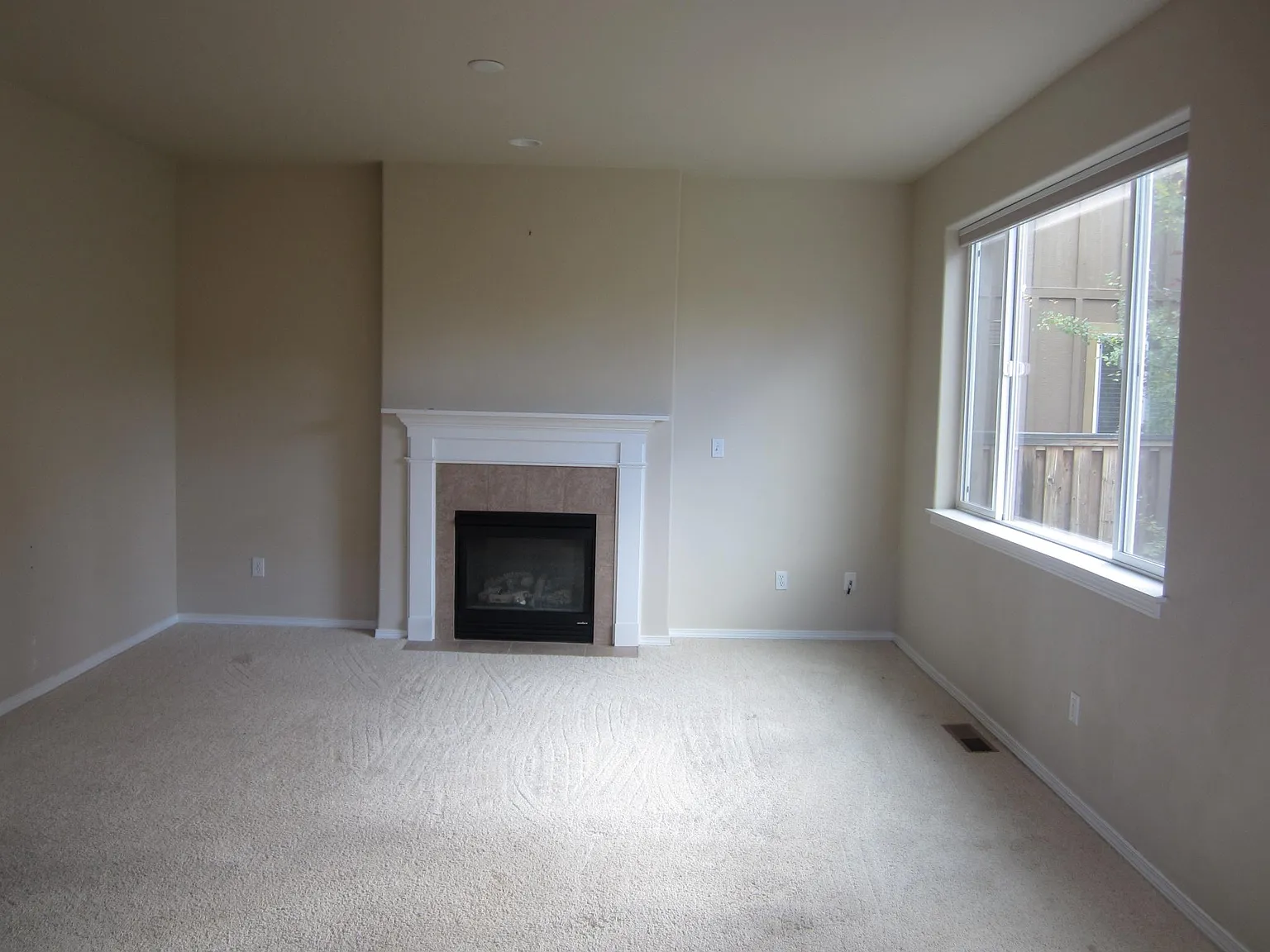 3 bed, 2.5 bath, 1500 sqft, $2,550 — Photo 4