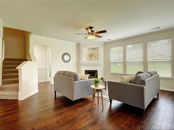 5th image of 141 Canterbury Dr