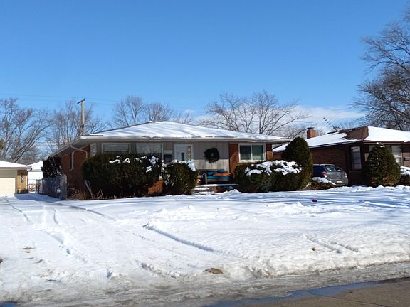 4th image of 20511 Kenmore Ave