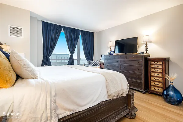 Sold by Sotheby's International Realty | media 5