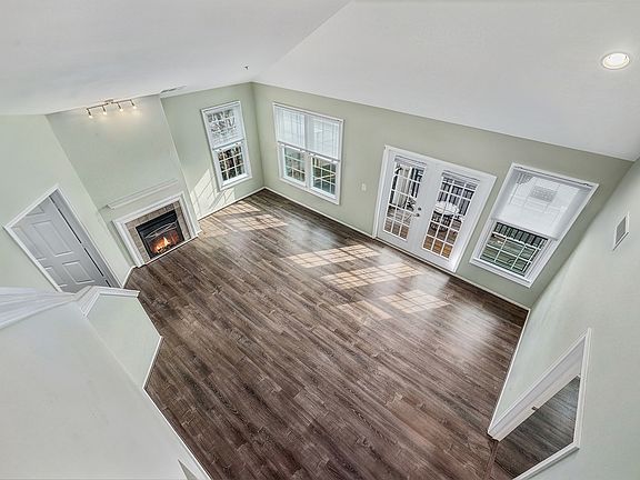 3rd image of 3015 Nicosh Cir Unit 2402