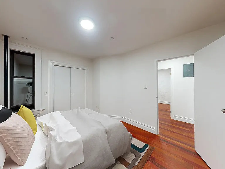 1864 Lexington Ave #4S — Photo 3
