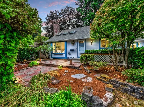 9777 NE 126th Place, Kirkland, WA 98034
