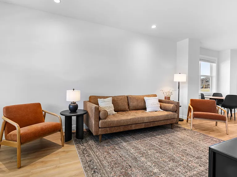 3132 W Laux Dr — Photo 2