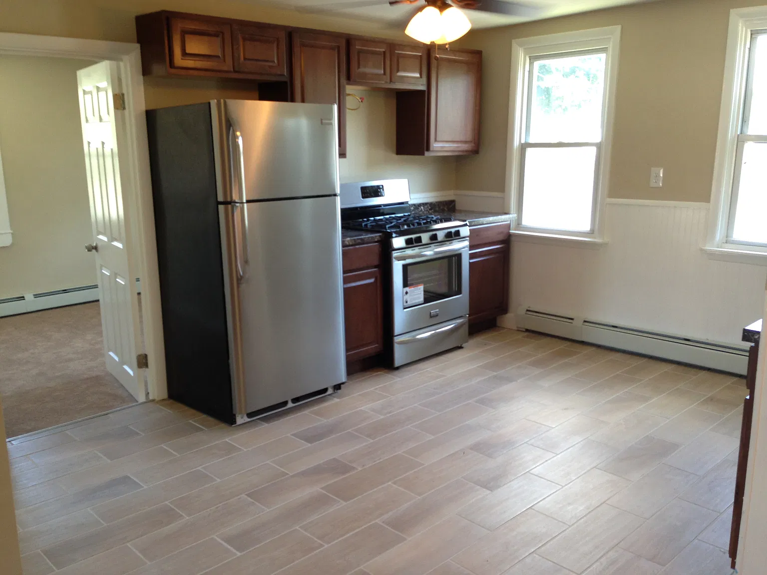 2 bed, 900 sqft, $1,350 — Photo 3