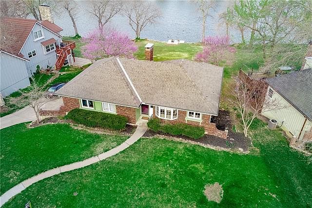 1st image of 6829 Lakeshore Dr