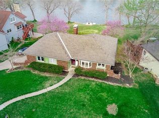 6829 Lakeshore Dr, Raytown, MO 64133