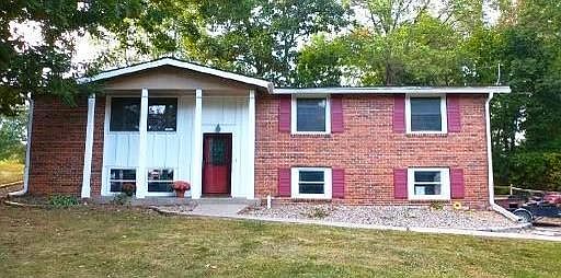 1st image of 905 N Cottey St