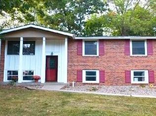 905 N Cottey St, Edina, MO 63537