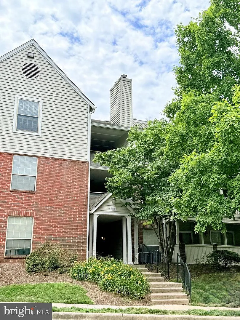 1 bed, 700 sqft, $1,900 — Photo 2