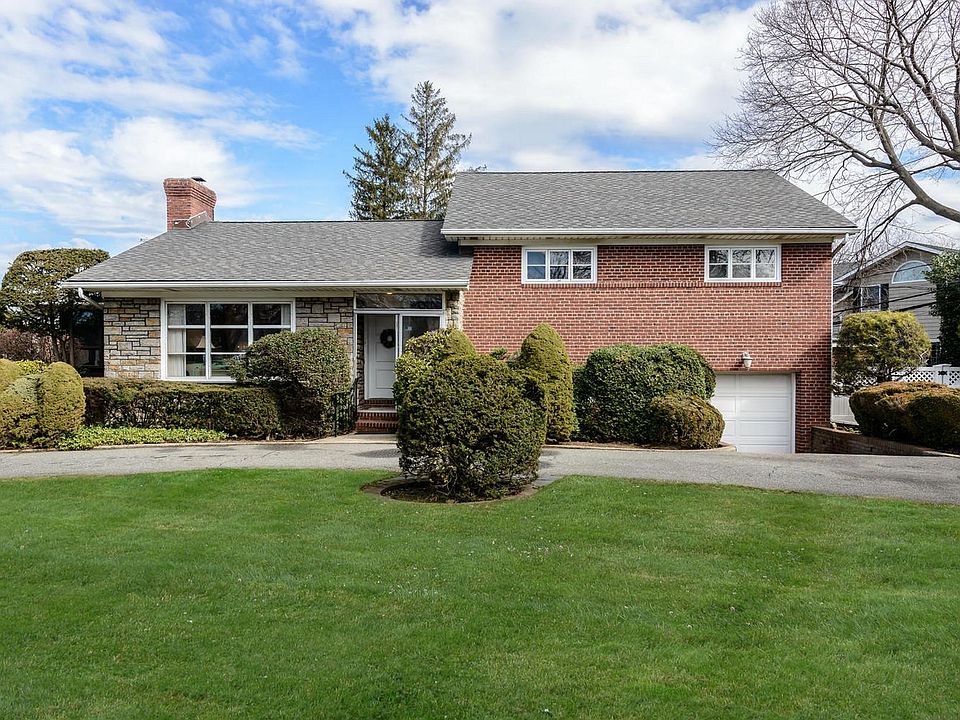 1st image of 17 Merillon Ave