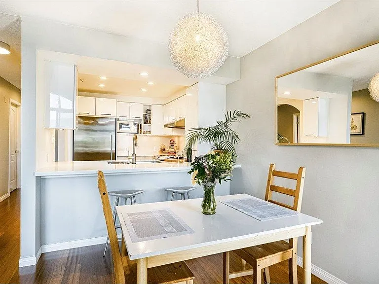 55 E 10th Ave #3 — Photo 8