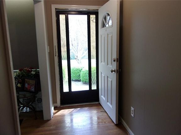 4th image of 1417 Lakeshore Cir